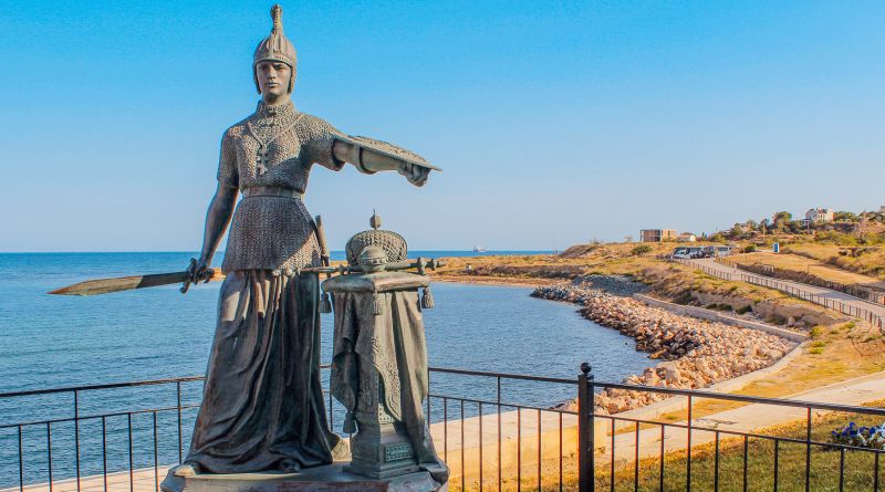 Фото Белый город на синем морском берегу.... - вид 4