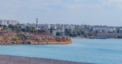 Белый город на синем морском берегу.... — фото 4