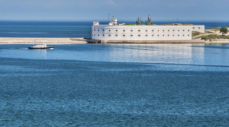 Фото Белый город на синем морском берегу.... - вид 19
