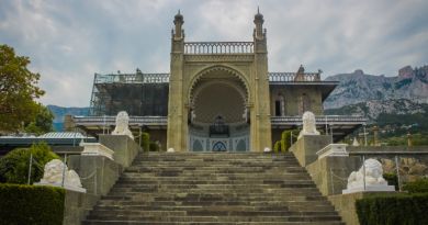 "Новые локации и впечатления: Воронцовский и Ливадийский дворцы, Ялта и морская прогулка" — фото 13