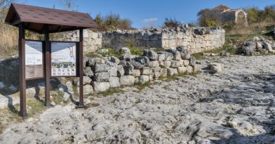 Бахчисарай: величие Ханского дворца, древние пещеры Чуфут Кале и тишина горного монастыря. — фото 2
